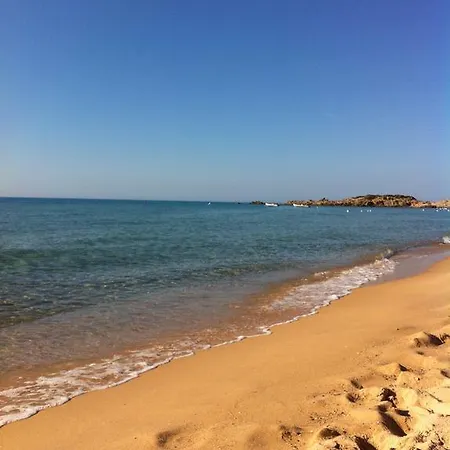 La Ginestra Chia דומוס דה מריה