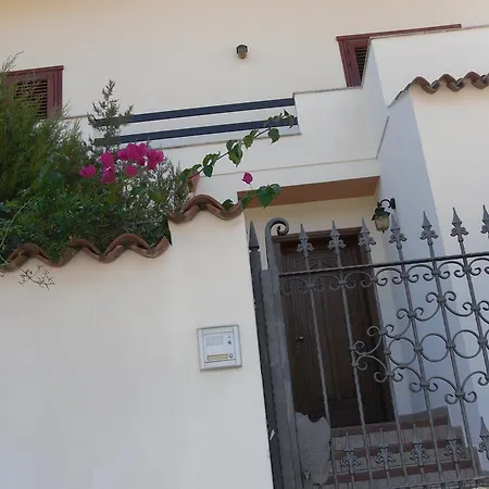 La Ginestra Chia Bed & Breakfast *