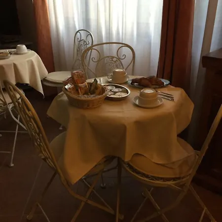 La Ginestra Chia Bed & Breakfast